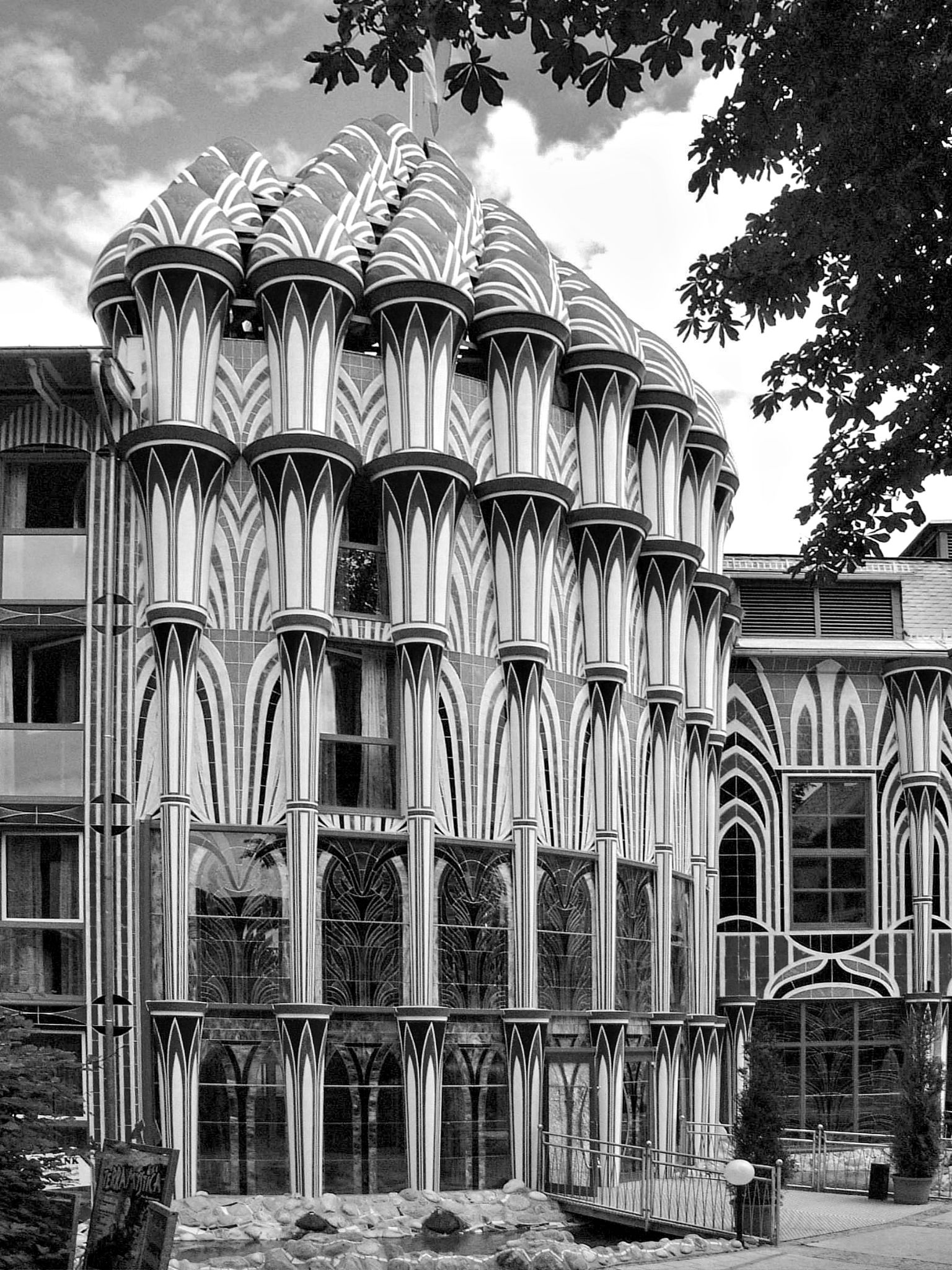 Juli 2002: St. Veith in Österreich, das erste Kunsthotel der Welt